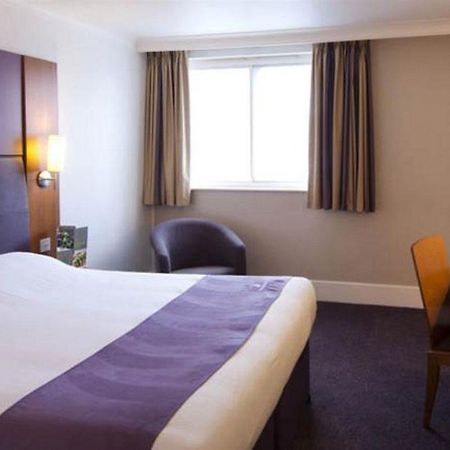 Premier Inn Glasgow Newton Mearns Exterior foto