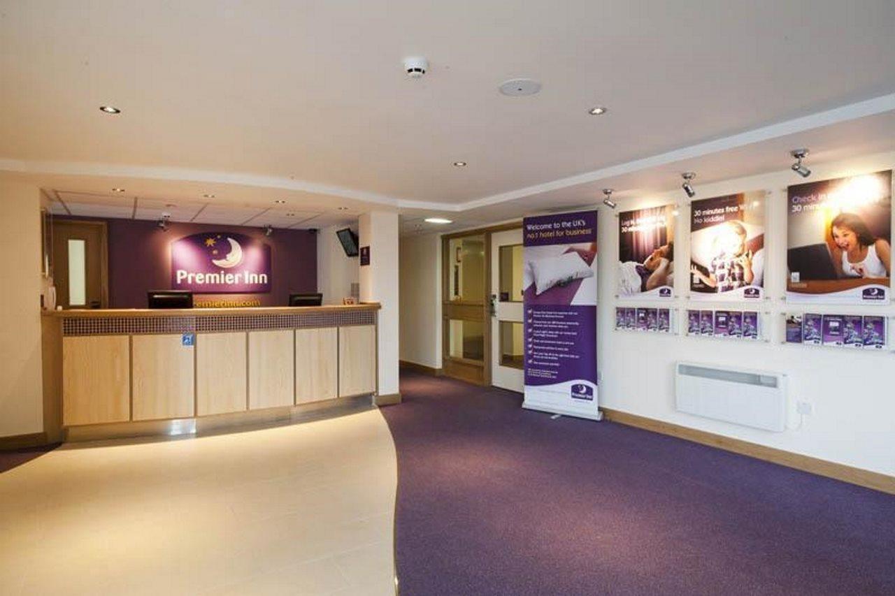 Premier Inn Glasgow Newton Mearns Exterior foto