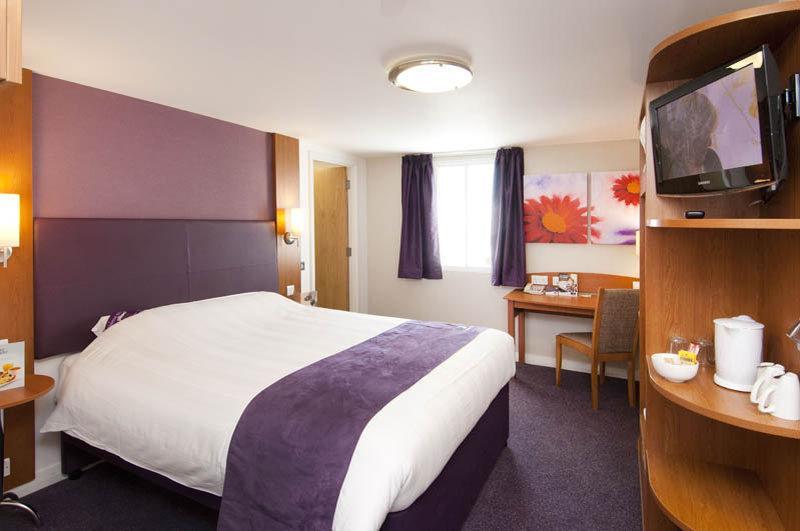 Premier Inn Glasgow Newton Mearns Exterior foto